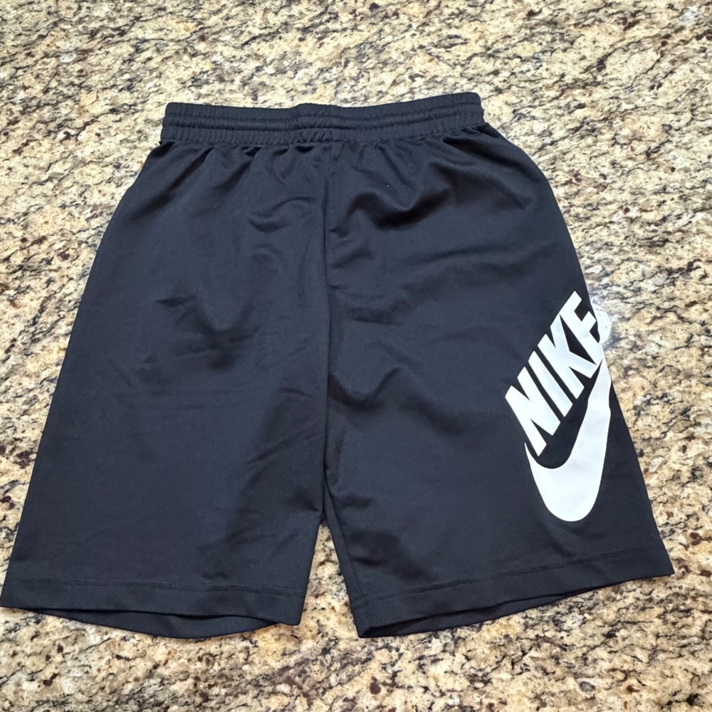 Nike SB Kids Boys Black Skateboarding Athletic Shorts Large 12-13Y Logo Swoosh